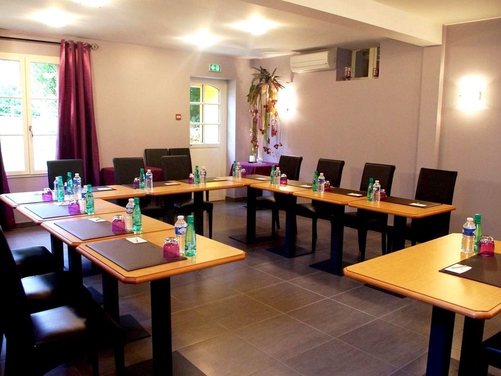 Logis-Hotel Restaurant Auberge Les Vallees Du Perche Vichères Екстериор снимка