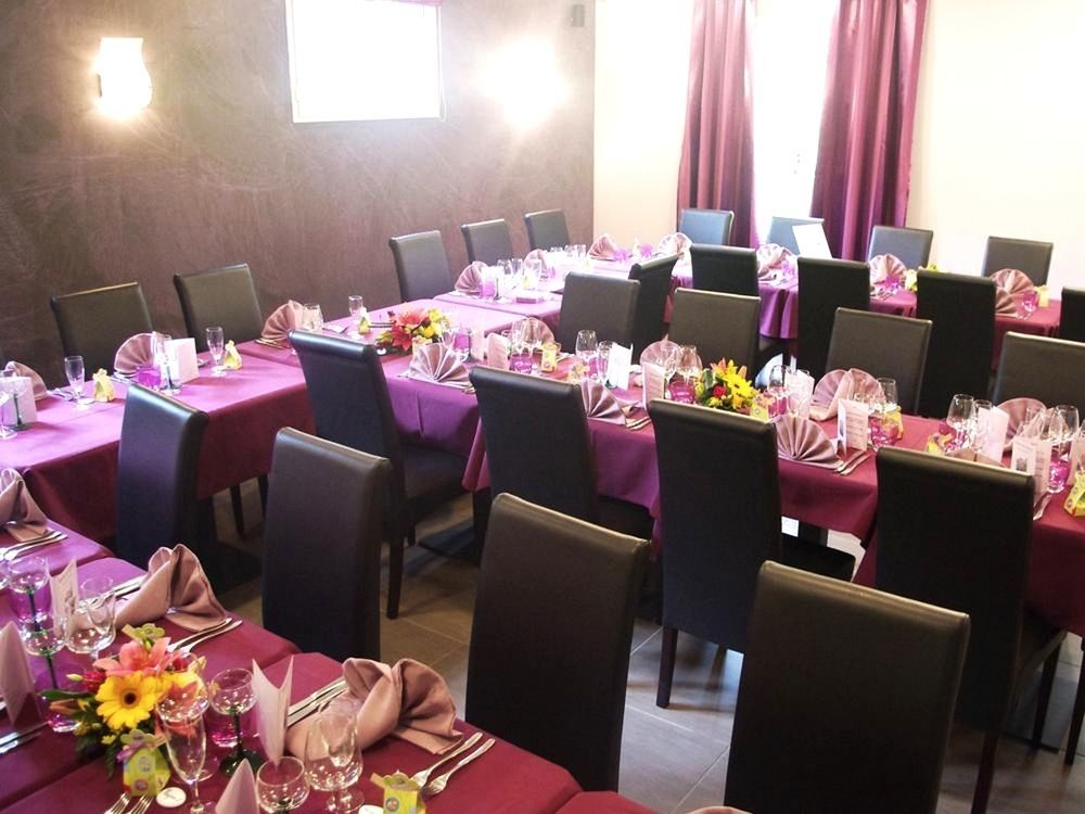 Logis-Hotel Restaurant Auberge Les Vallees Du Perche Vichères Екстериор снимка